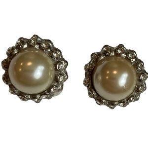Vintage Clip On Pearl Earrings
